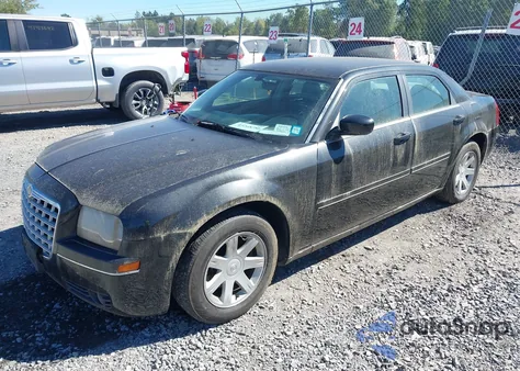 2005 Chrysler 300 Touring z USA, uszkodzony, nr VIN 2C3JA53G25H176241